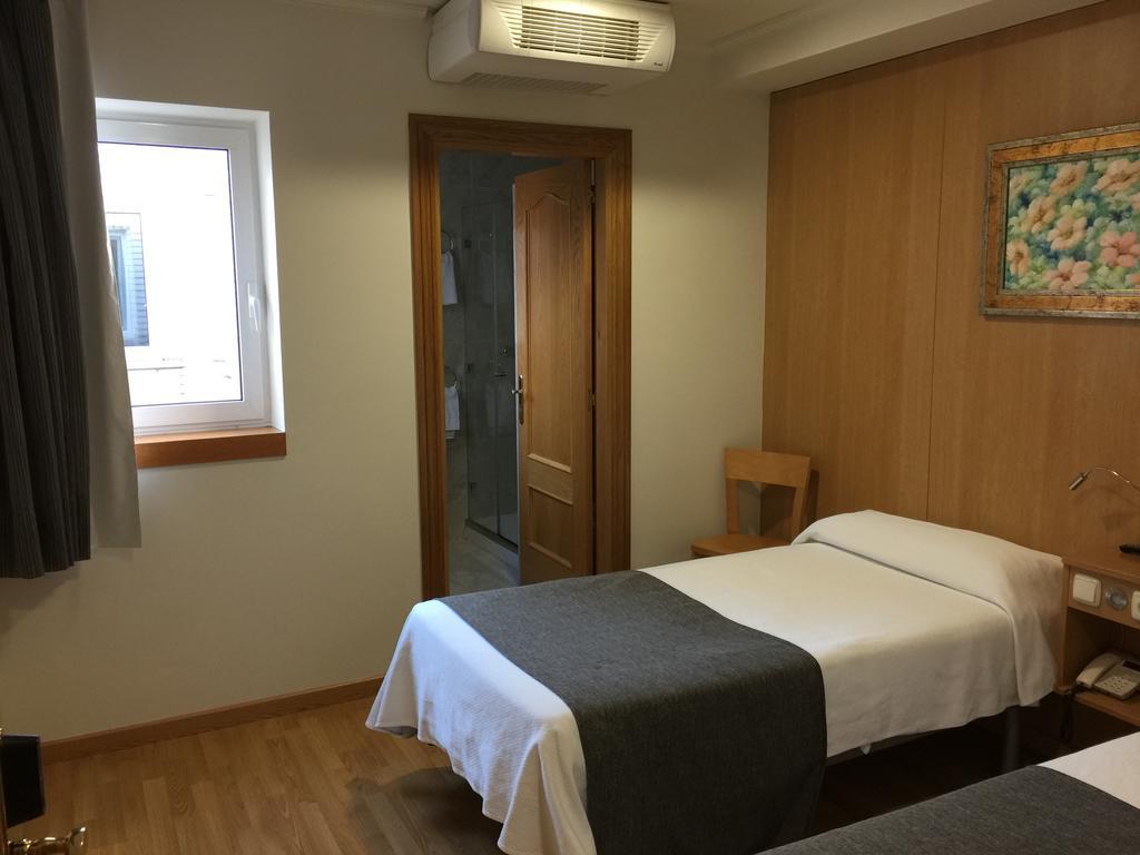 Iraipe Izaga Hostal Noain Exterior photo